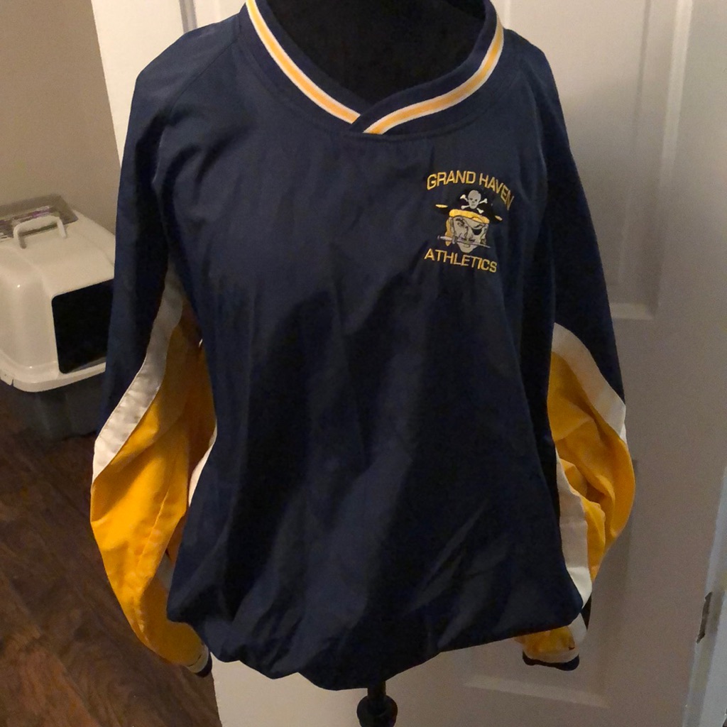 V-Neck Pull Over